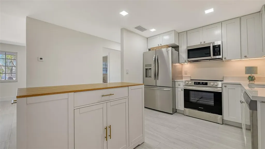 618 Buttonwood Drive Longboat Key FL 34228