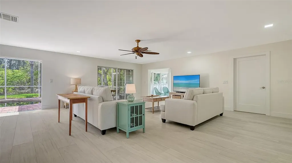 618 Buttonwood Drive Longboat Key FL 34228