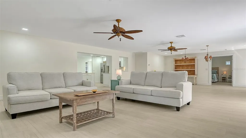 618 Buttonwood Drive Longboat Key FL 34228