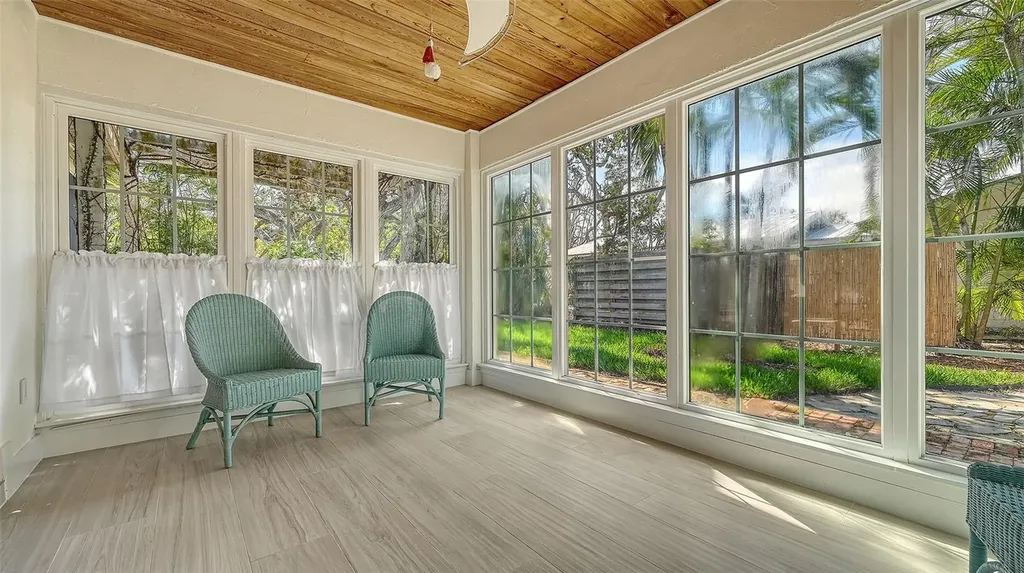 618 Buttonwood Drive Longboat Key FL 34228