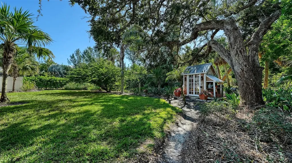 618 Buttonwood Drive Longboat Key FL 34228
