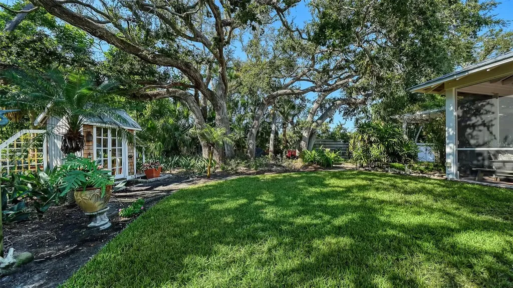 618 Buttonwood Drive Longboat Key FL 34228