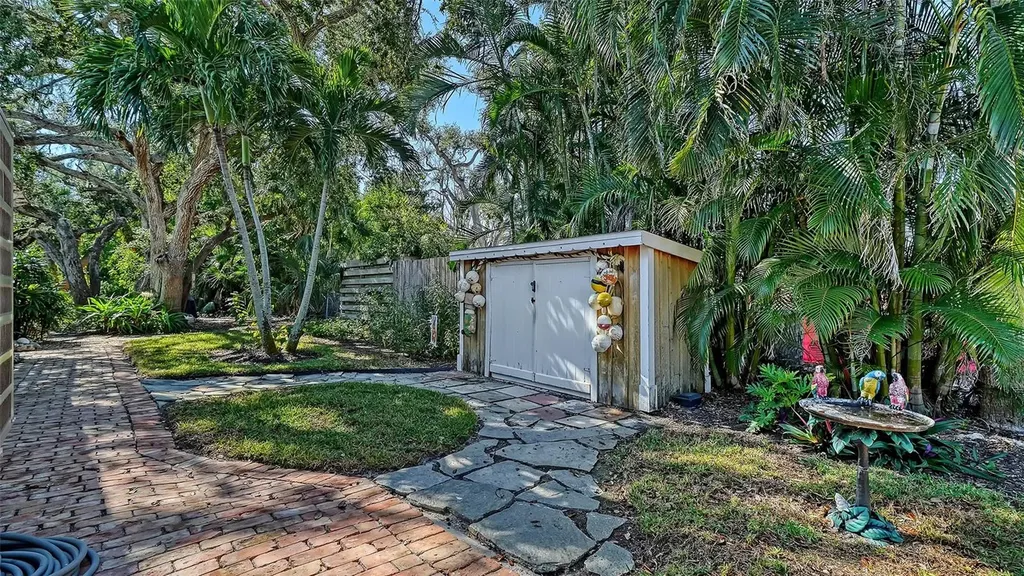 618 Buttonwood Drive Longboat Key FL 34228