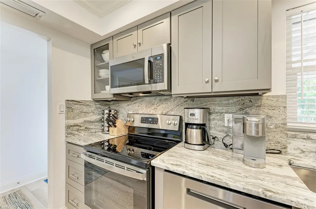5125 Gulf Of Mexico Drive Longboat Key FL 34228
