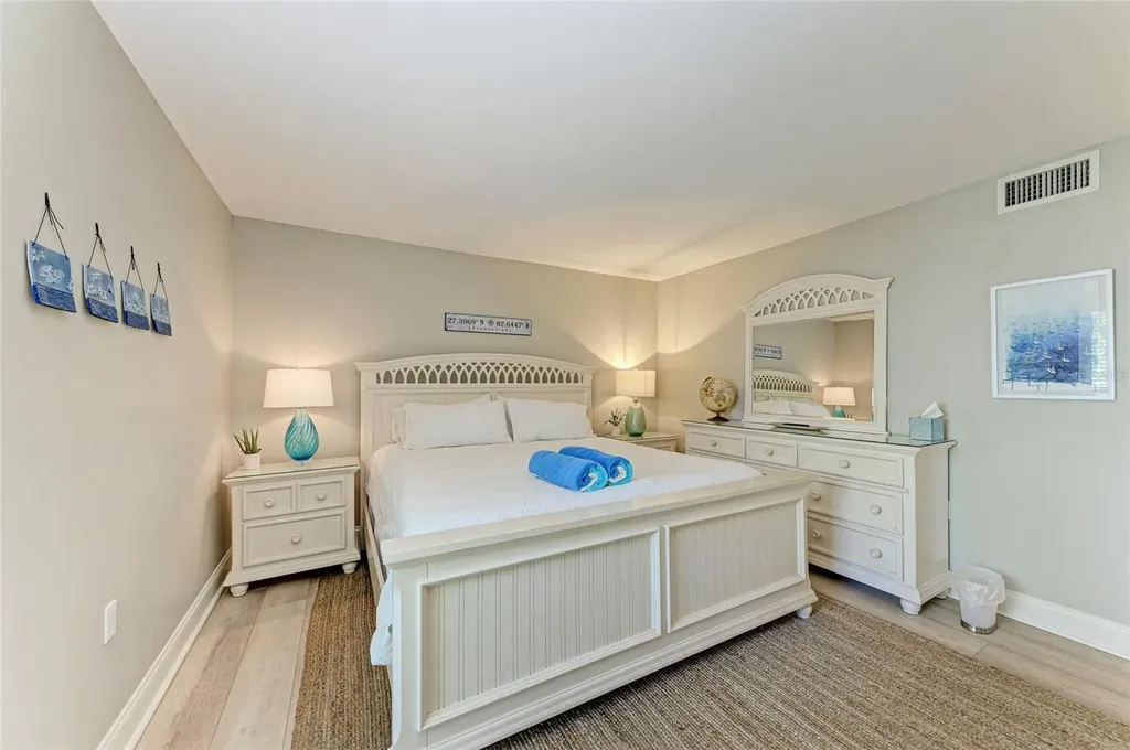 5125 Gulf Of Mexico Drive Longboat Key FL 34228
