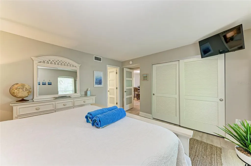 5125 Gulf Of Mexico Drive Longboat Key FL 34228