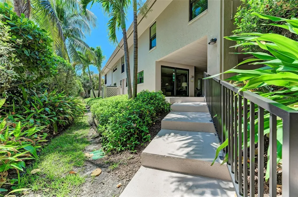 5125 Gulf Of Mexico Drive Longboat Key FL 34228