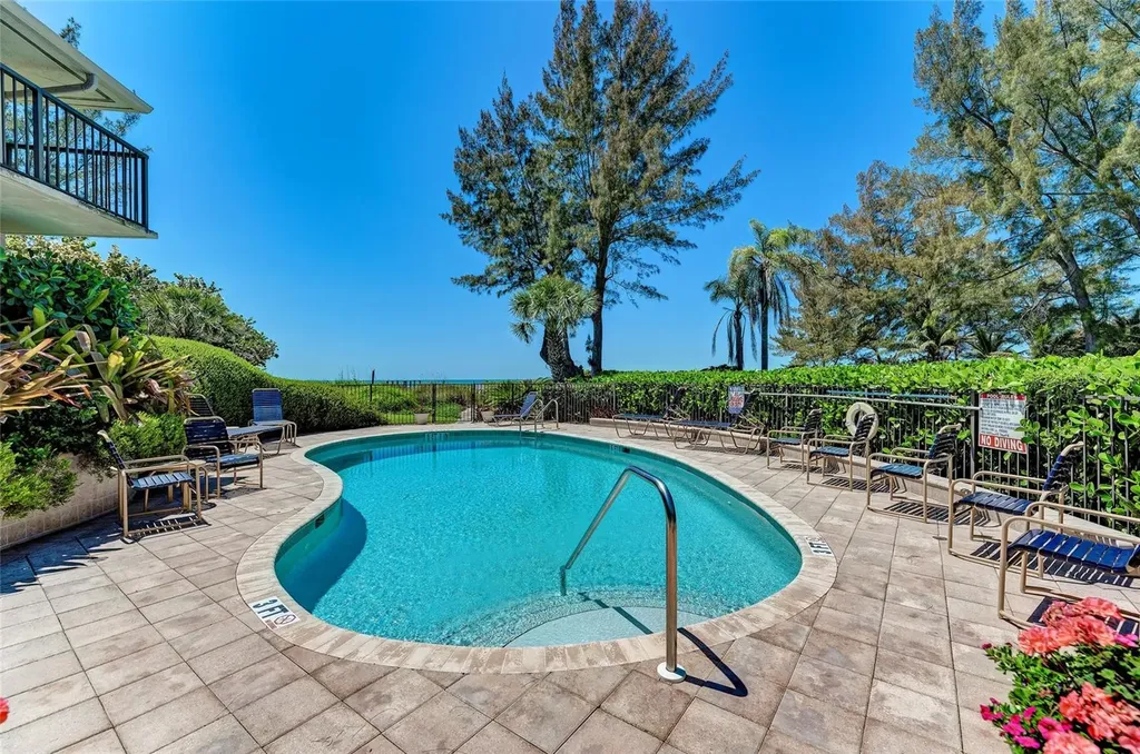 5125 Gulf Of Mexico Drive Longboat Key FL 34228
