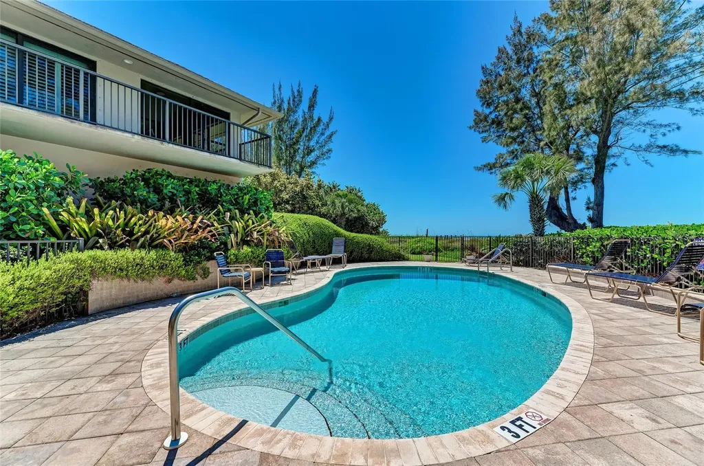 5125 Gulf Of Mexico Drive Longboat Key FL 34228
