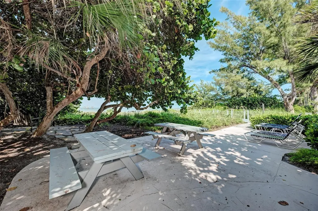 5125 Gulf Of Mexico Drive Longboat Key FL 34228