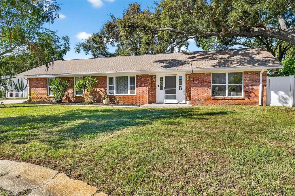 13589 101st Terrace Seminole FL 33776