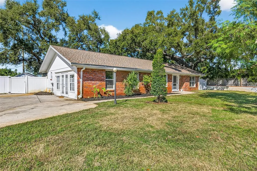 13589 101st Terrace Seminole FL 33776