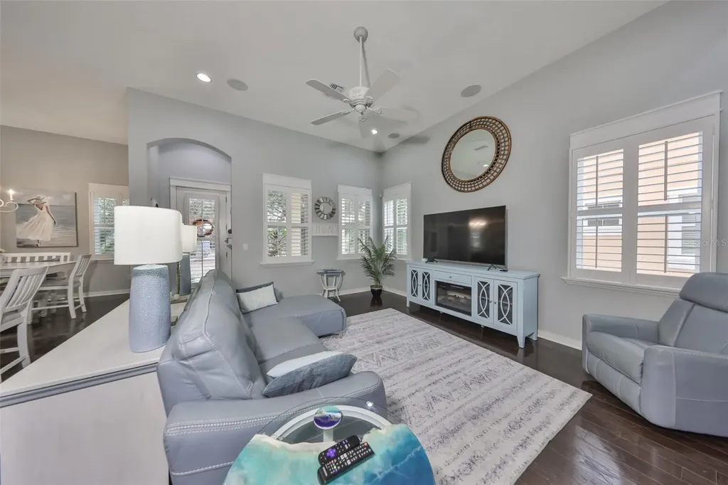 511 Winterside Drive Apollo Beach FL 33572