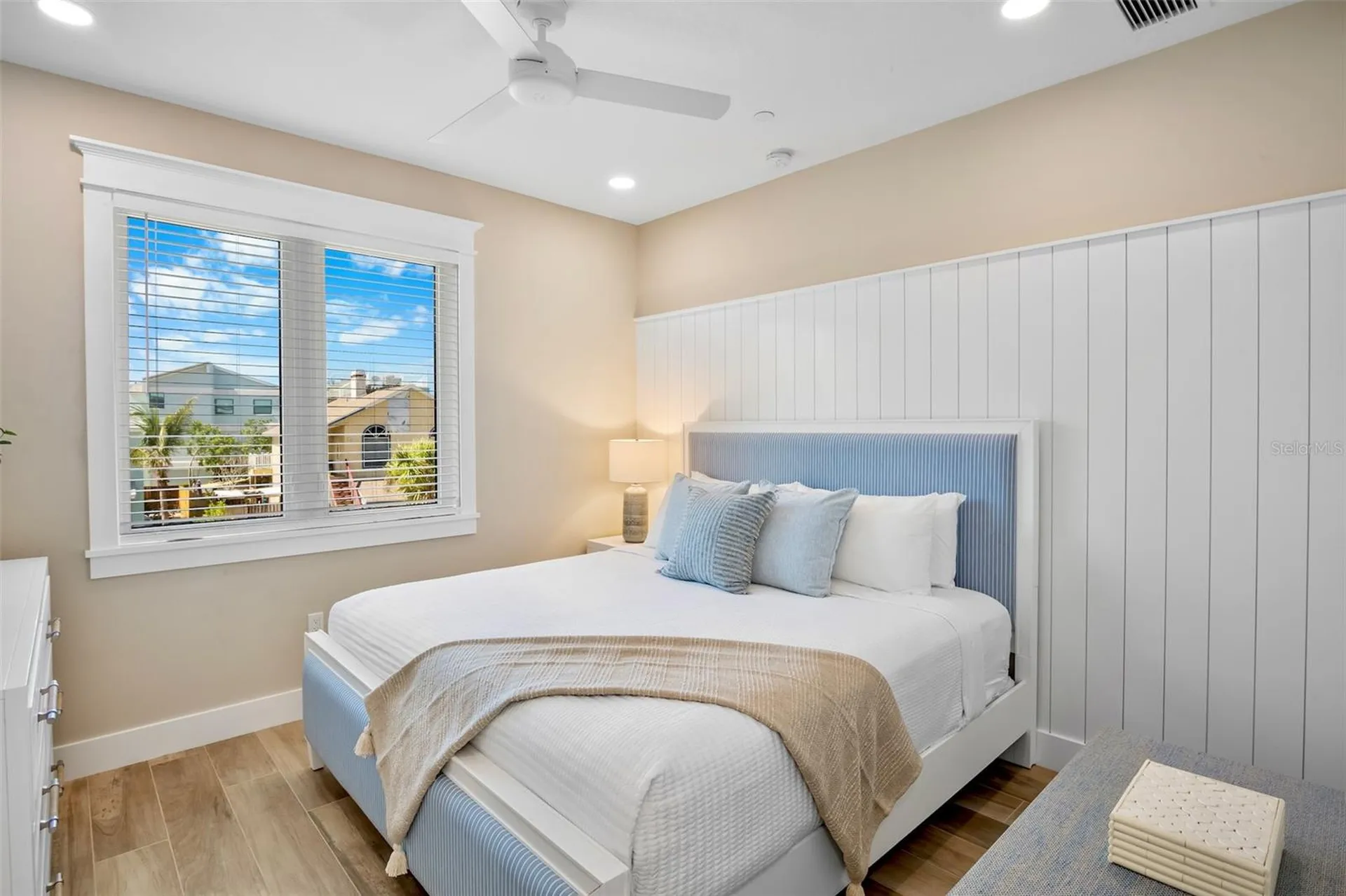 135 Avenida Veneccia Sarasota FL 34242