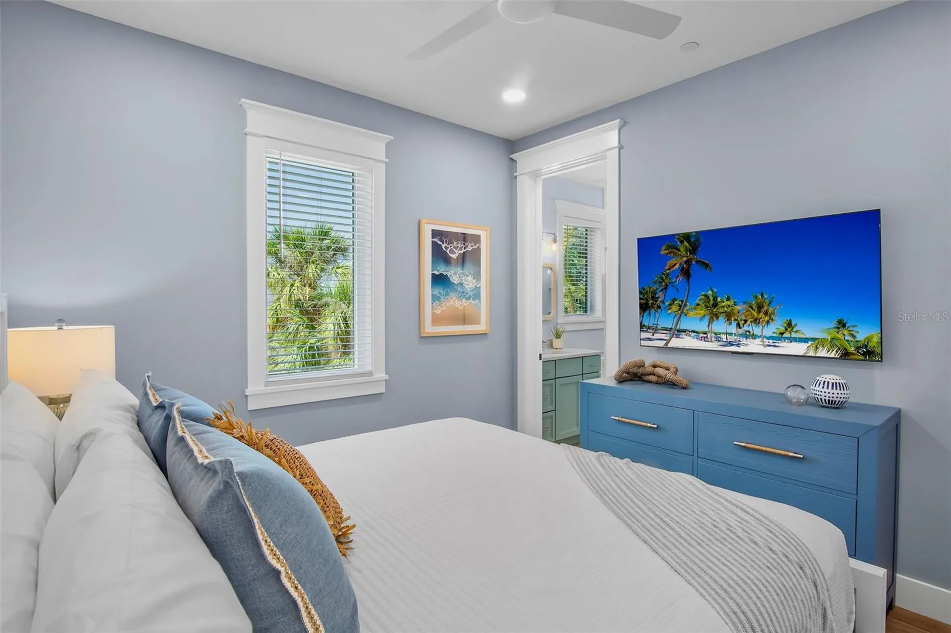 135 Avenida Veneccia Sarasota FL 34242