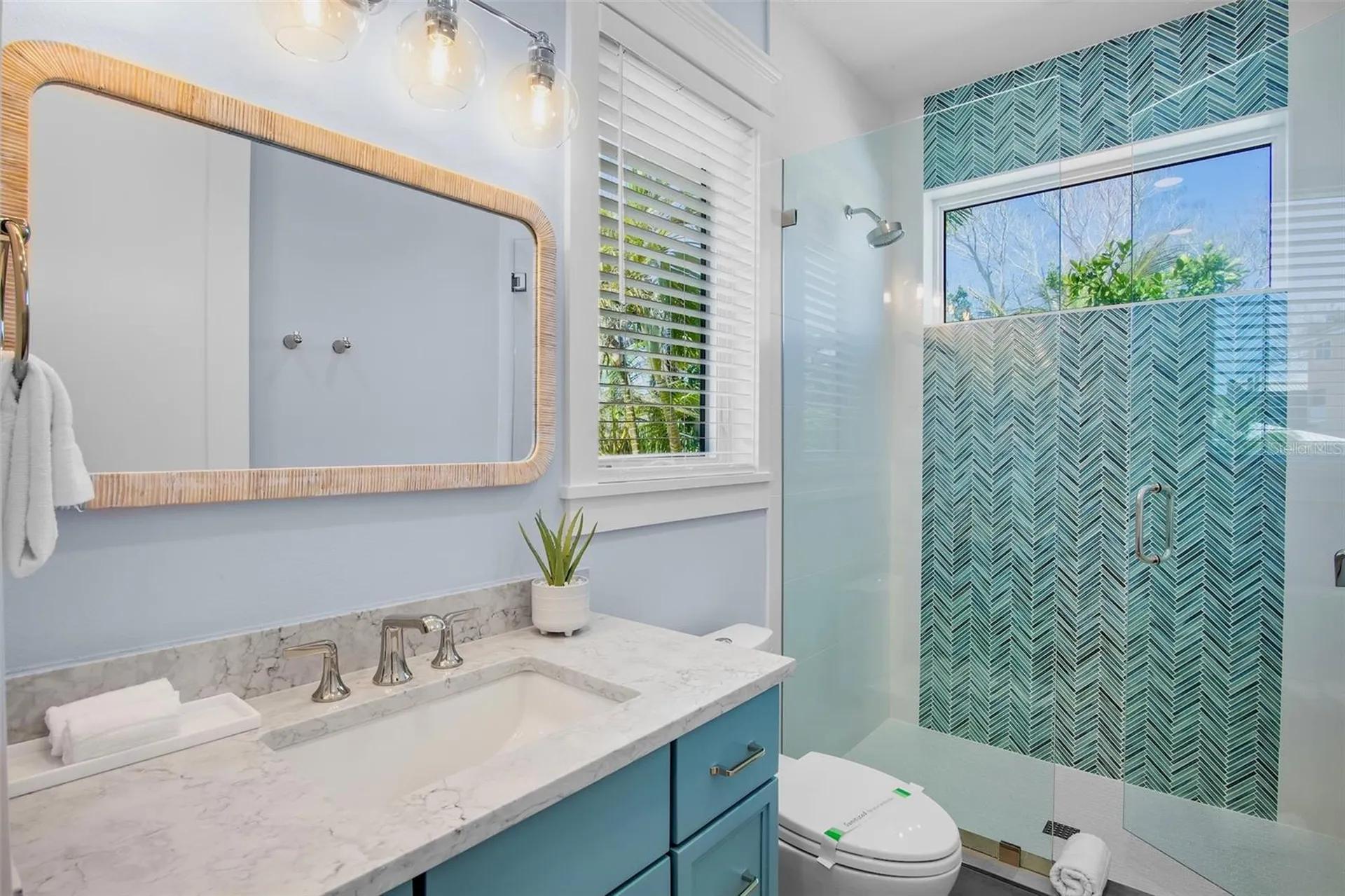135 Avenida Veneccia Sarasota FL 34242