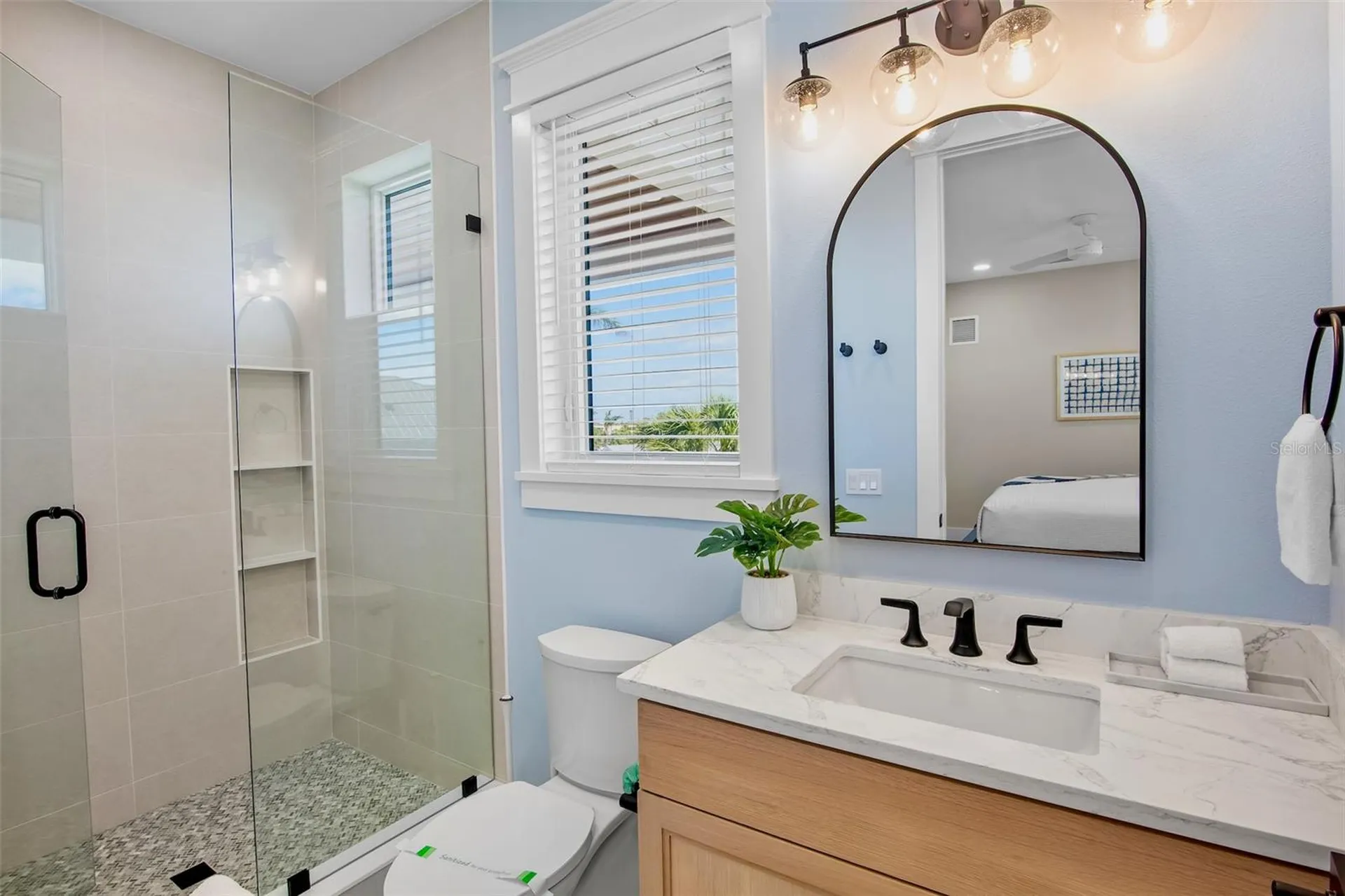 135 Avenida Veneccia Sarasota FL 34242