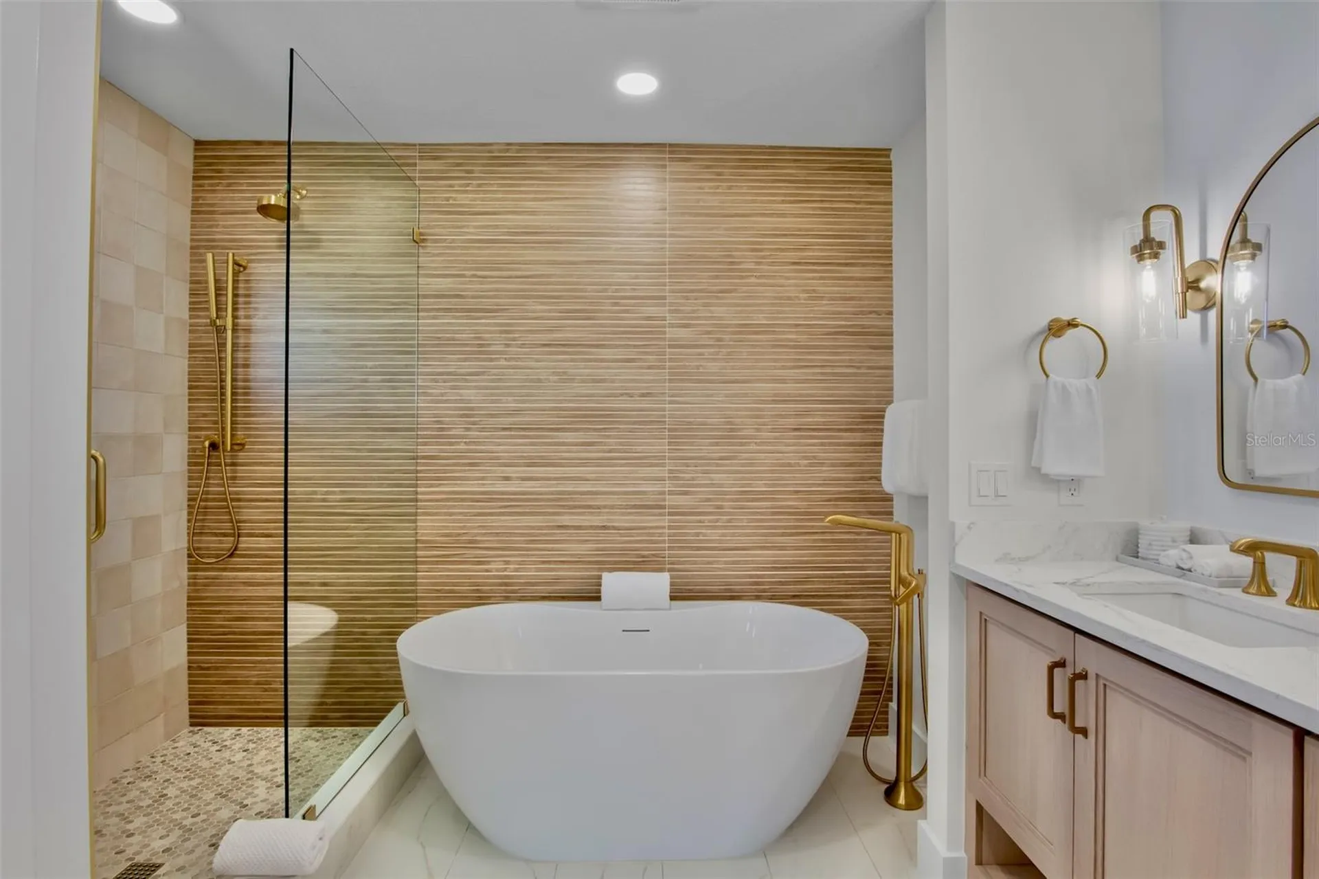 135 Avenida Veneccia Sarasota FL 34242