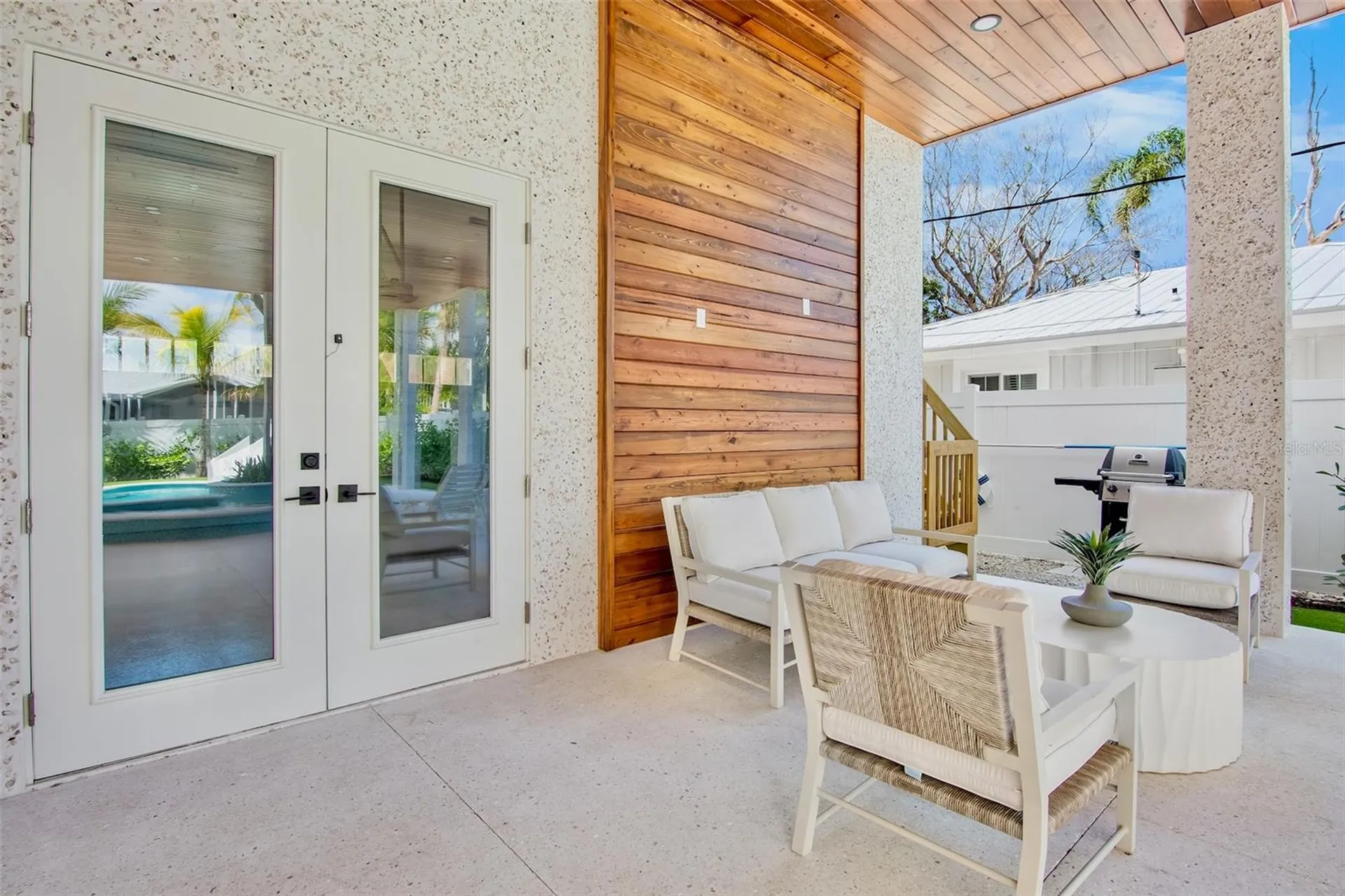 135 Avenida Veneccia Sarasota FL 34242