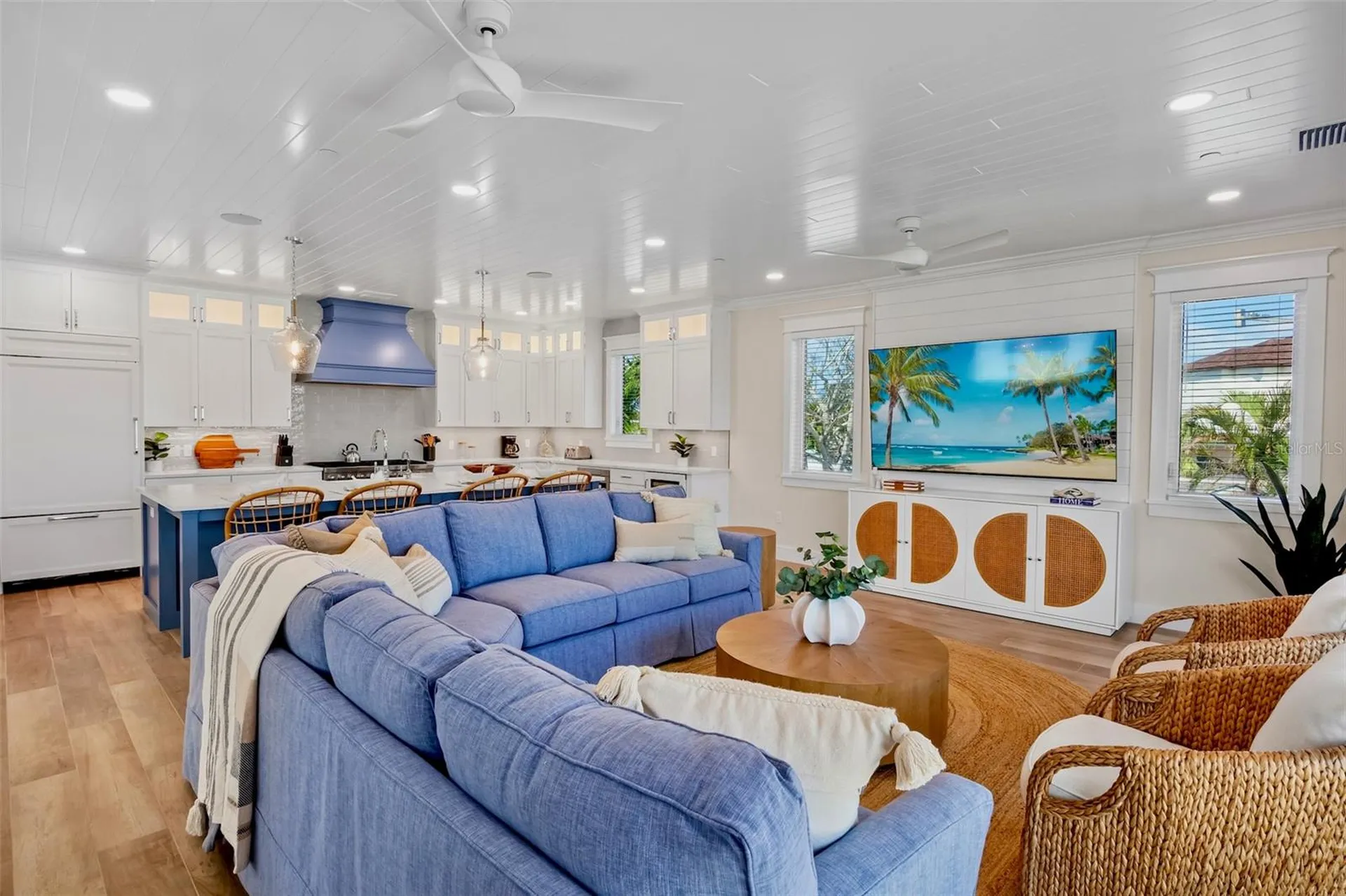 135 Avenida Veneccia Sarasota FL 34242