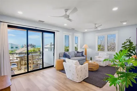 135 Avenida Veneccia Sarasota FL 34242