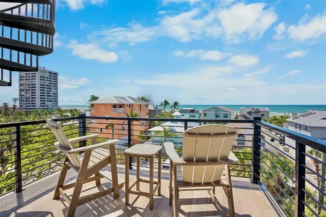 135 Avenida Veneccia Sarasota FL 34242