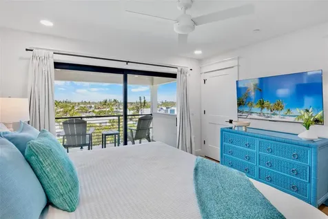 135 Avenida Veneccia Sarasota FL 34242