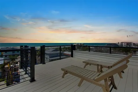 135 Avenida Veneccia Sarasota FL 34242
