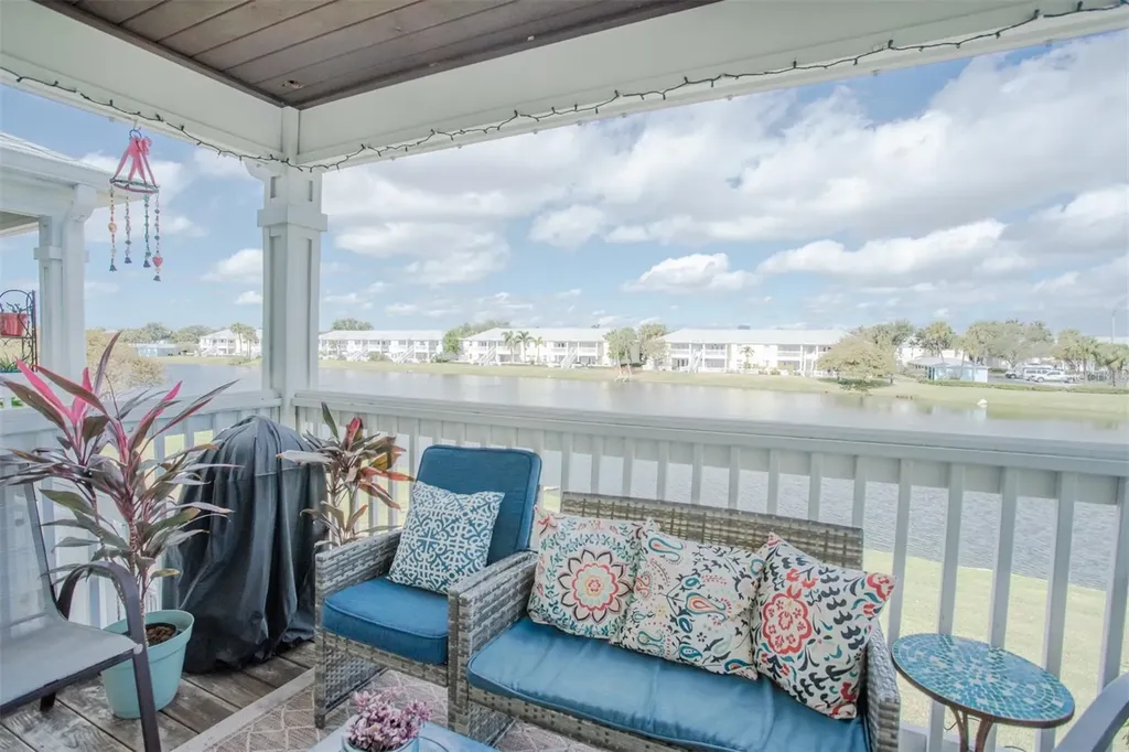 237 Seahorse Drive SE St Petersburg FL 33705