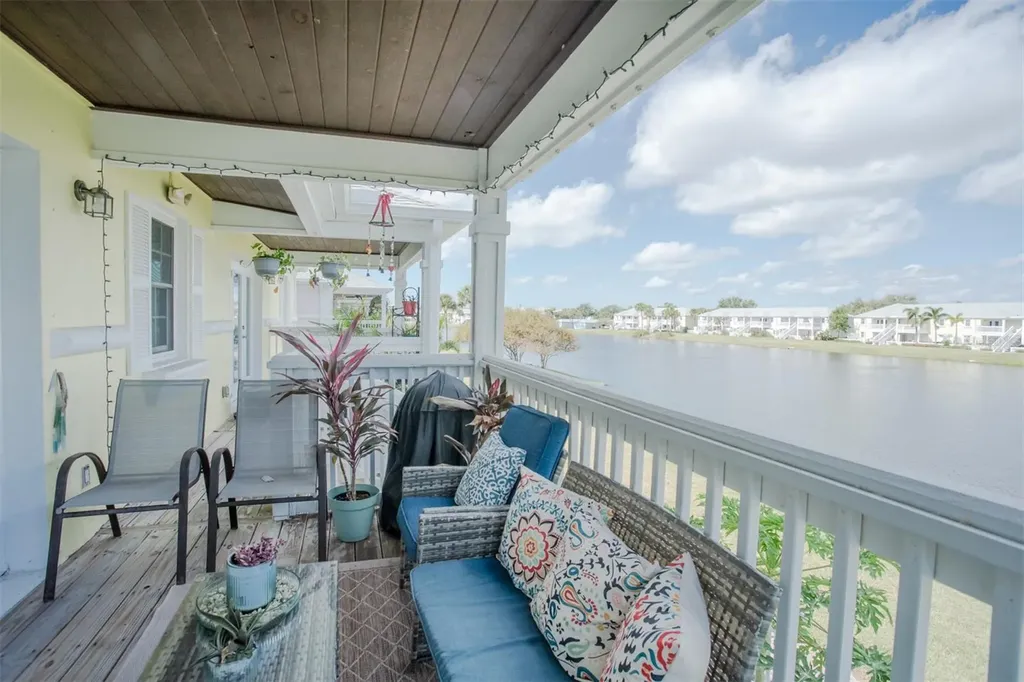 237 Seahorse Drive SE St Petersburg FL 33705