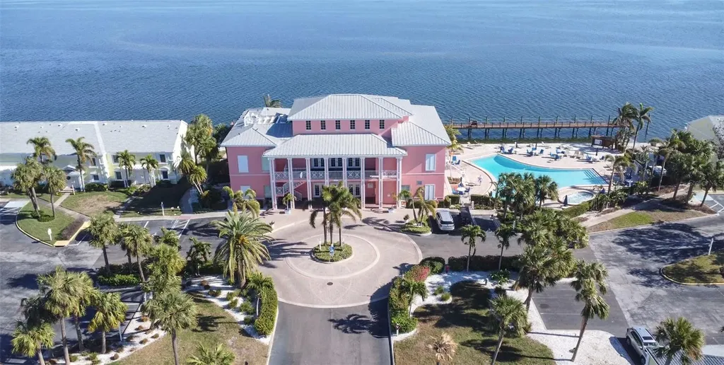 237 Seahorse Drive SE St Petersburg FL 33705