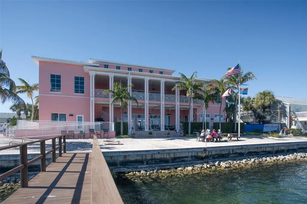 237 Seahorse Drive SE St Petersburg FL 33705