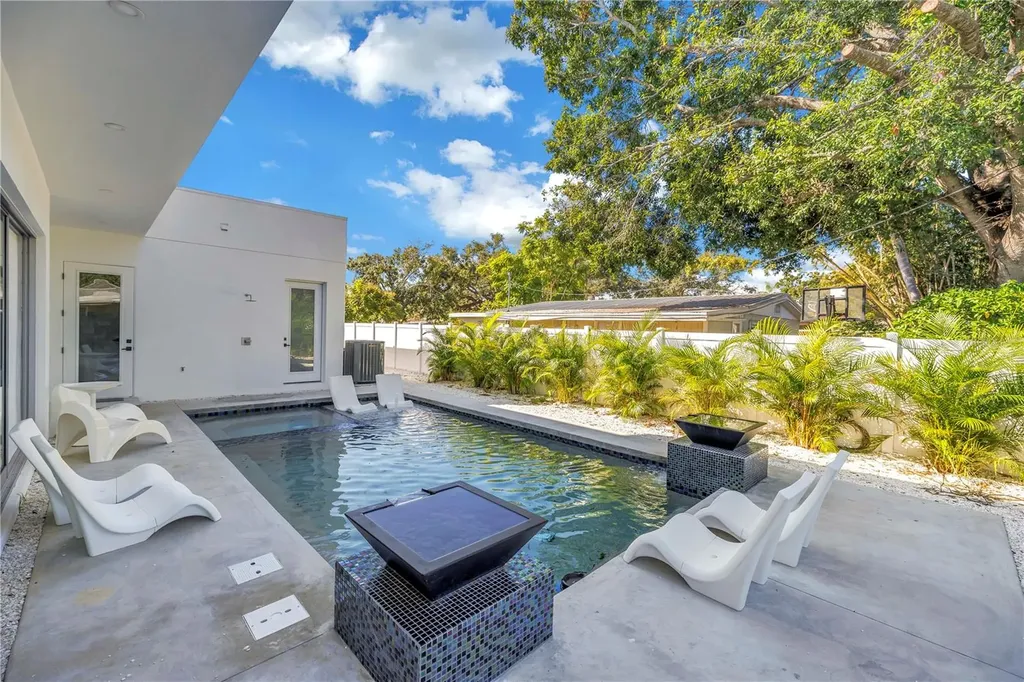 2305 Temple Street Sarasota FL 34239