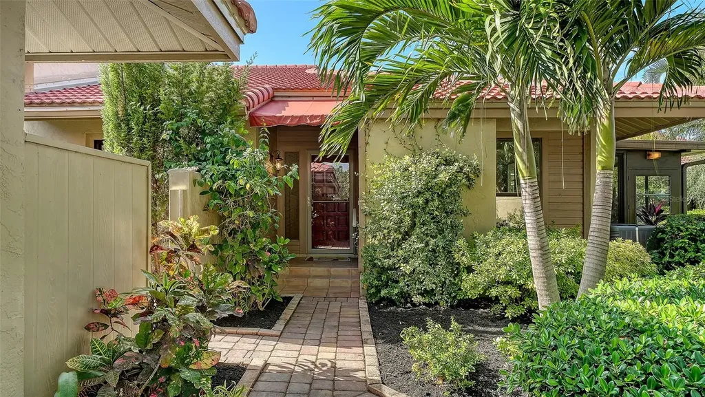 5027 Kestral Park Sarasota FL 34231
