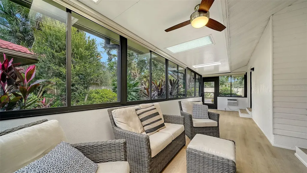 5027 Kestral Park Sarasota FL 34231