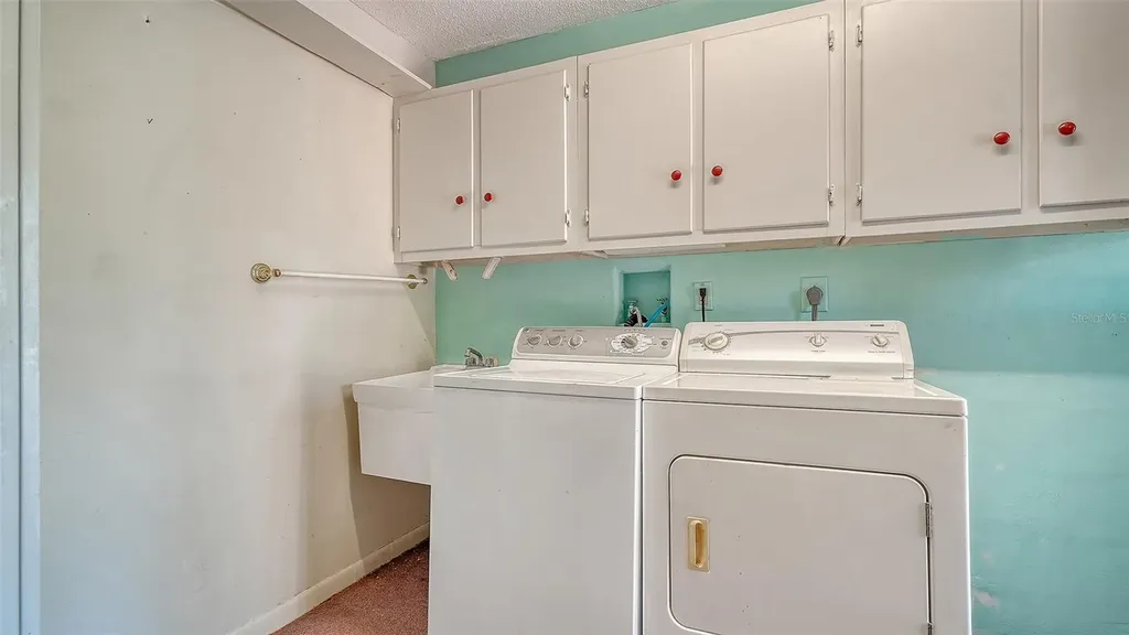 5027 Kestral Park Sarasota FL 34231