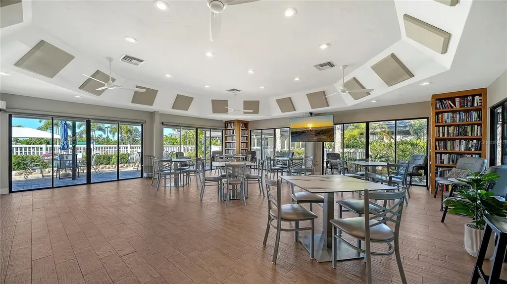 5027 Kestral Park Sarasota FL 34231