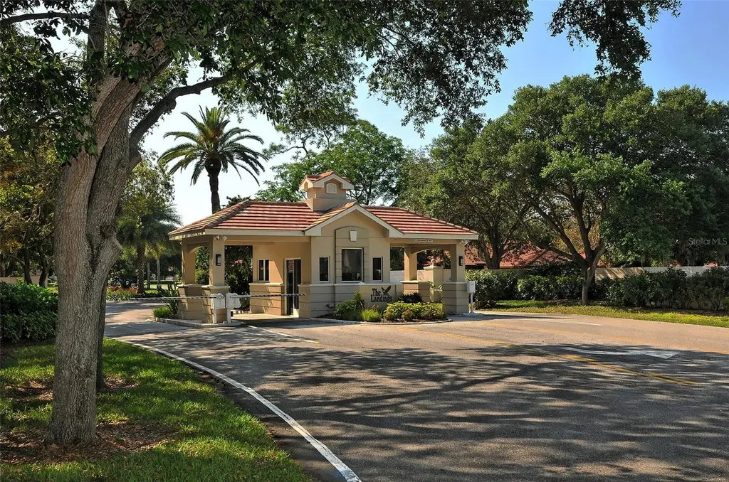 5027 Kestral Park Sarasota FL 34231