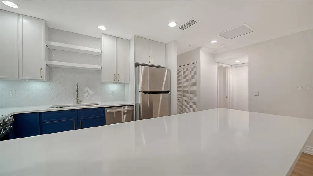 5027 Kestral Park Sarasota FL 34231