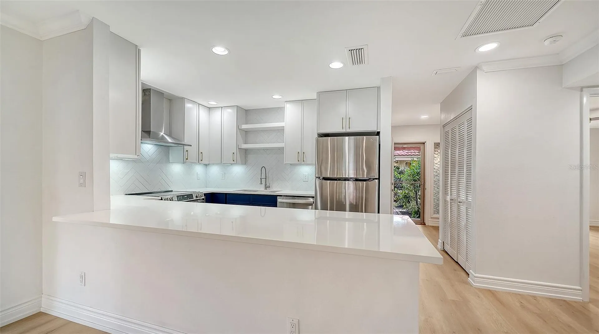 5027 Kestral Park Sarasota FL 34231