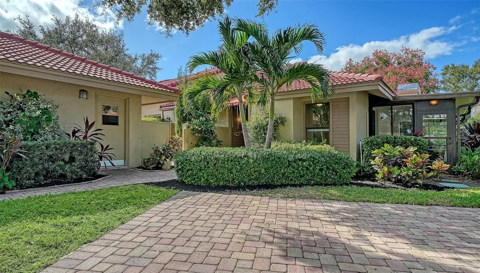 5027 Kestral Park Sarasota FL 34231