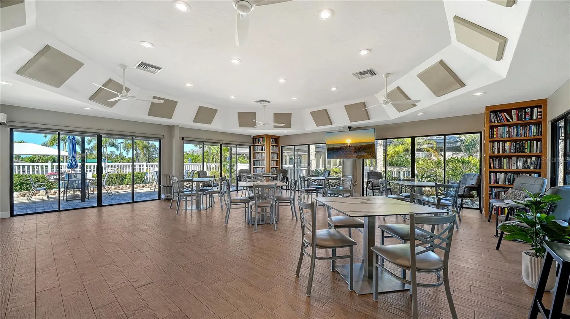 5027 Kestral Park Sarasota FL 34231