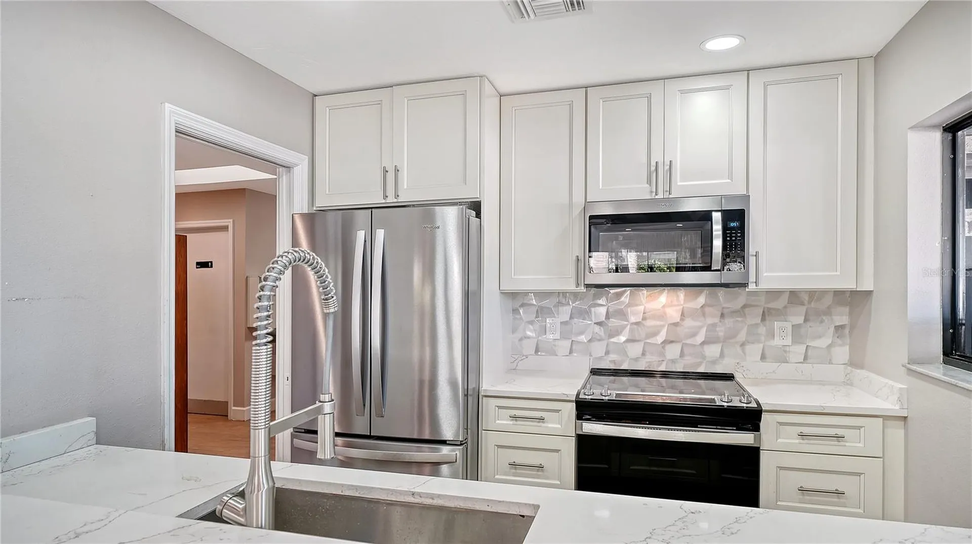 5027 Kestral Park Sarasota FL 34231