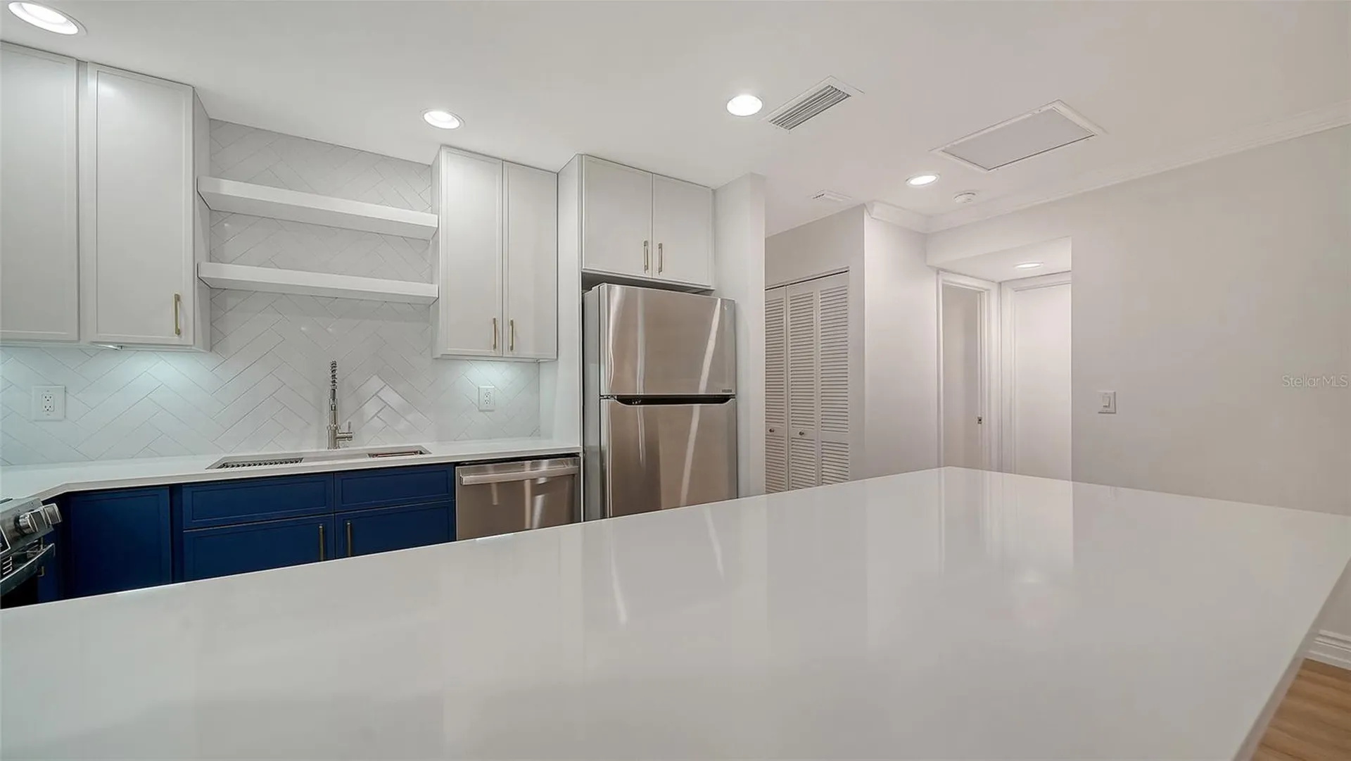 5027 Kestral Park Sarasota FL 34231