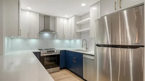 5027 Kestral Park Sarasota FL 34231