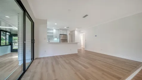 5027 Kestral Park Sarasota FL 34231
