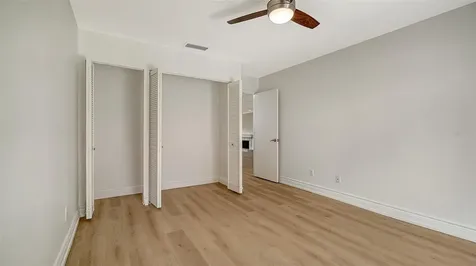 5027 Kestral Park Sarasota FL 34231