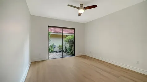 5027 Kestral Park Sarasota FL 34231