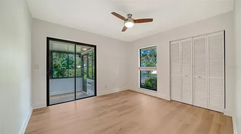 5027 Kestral Park Sarasota FL 34231