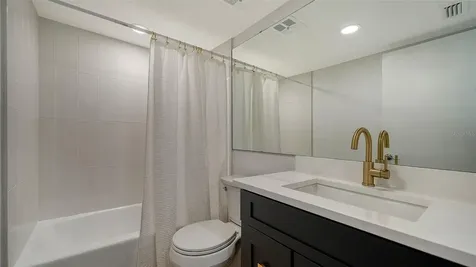 5027 Kestral Park Sarasota FL 34231